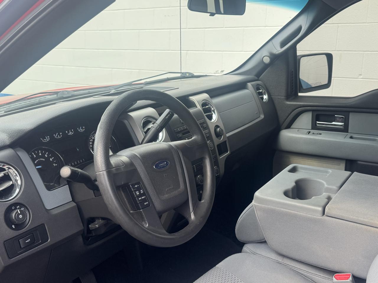 Ford F-150 XL SuperCrew 5.5-ft. Bed 4WD 2012