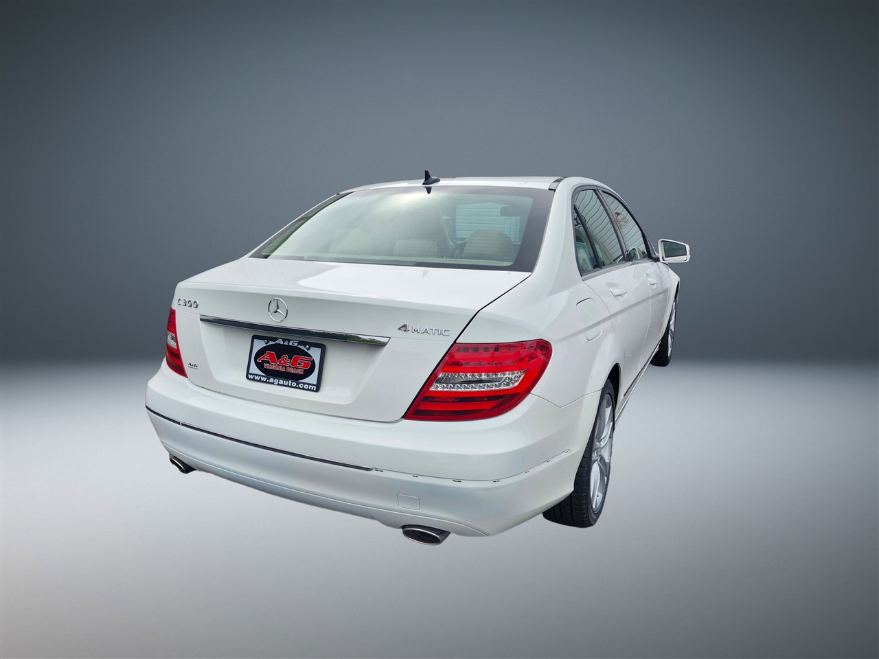 2014 Mercedes Benz C photo 3