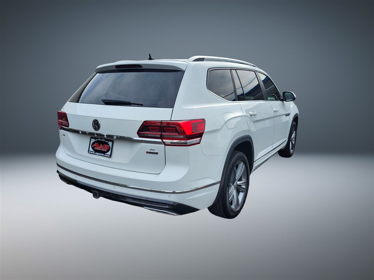 2018 Volkswagen Atlas V6 SEL photo 2