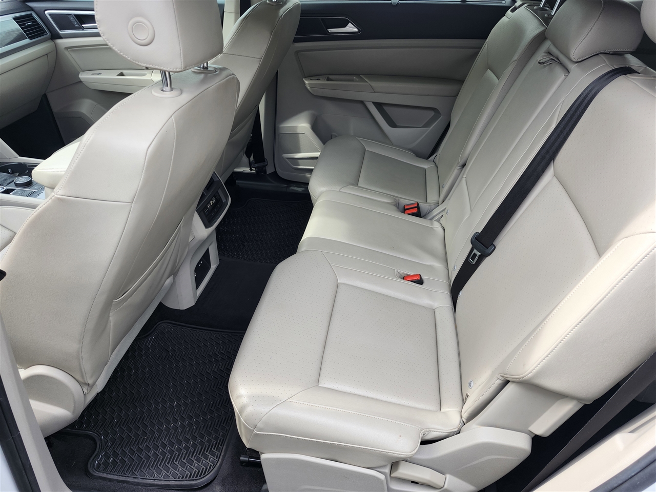 2018 Volkswagen Atlas V6 SEL photo 4