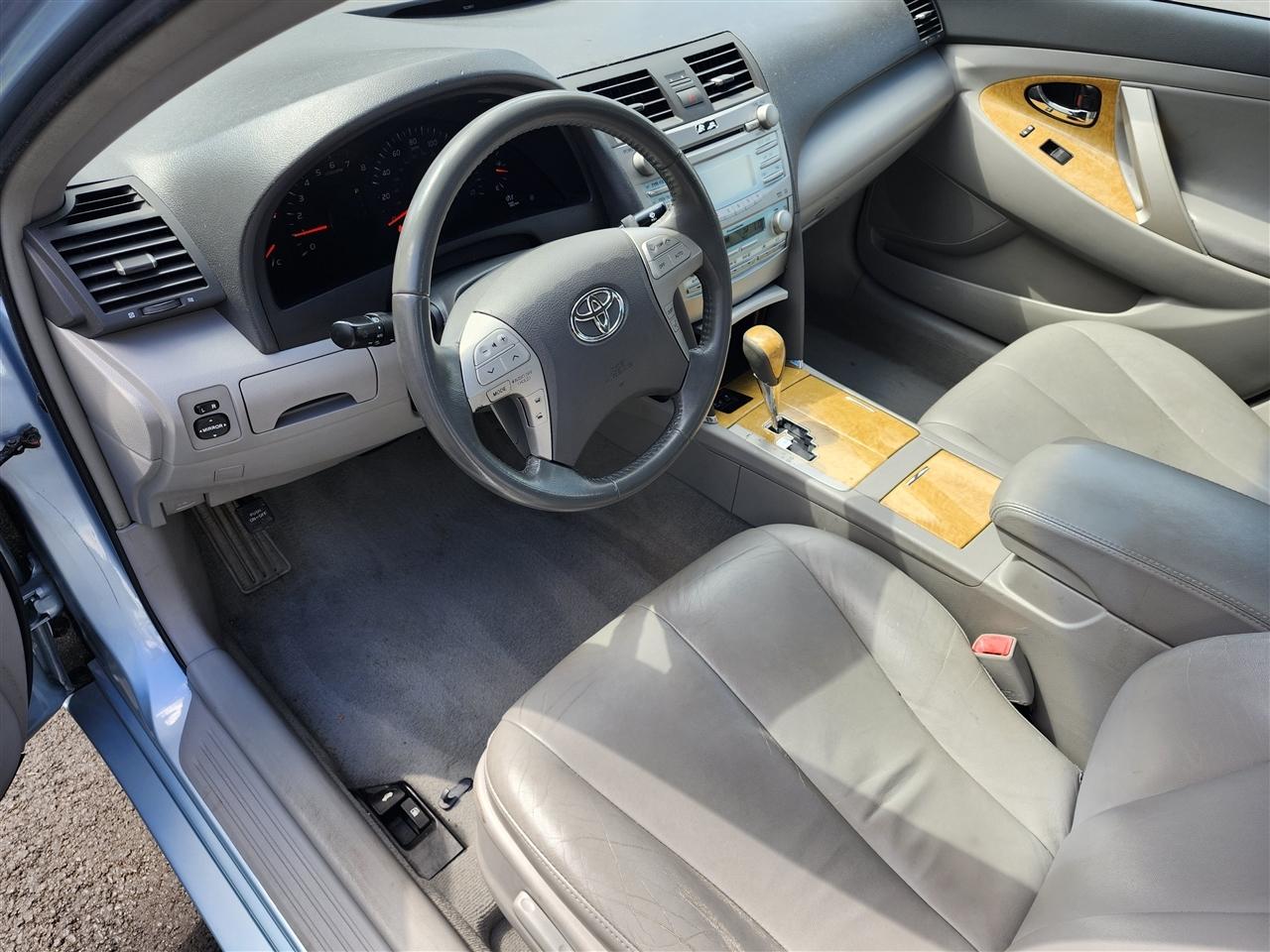 Toyota Camry photo 4