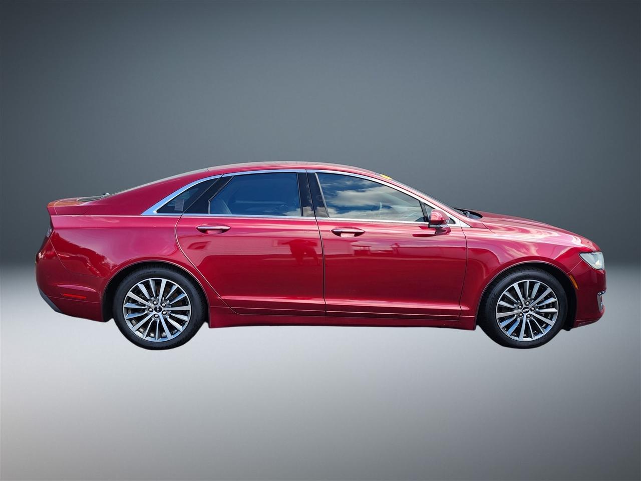 Lincoln MKZ photo 2
