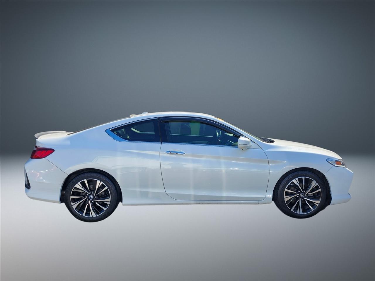 Honda Accord photo 2