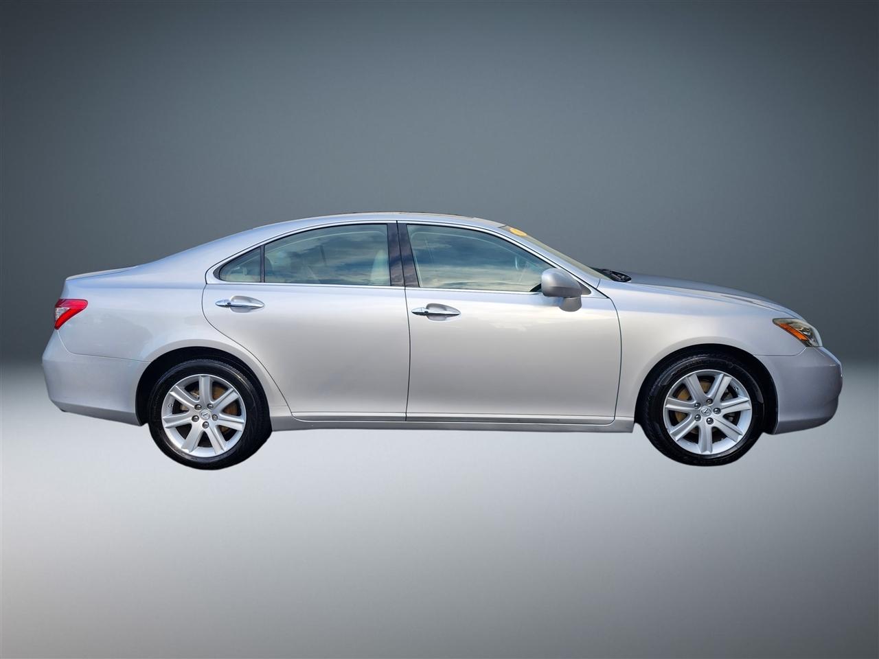 Lexus ES photo 2