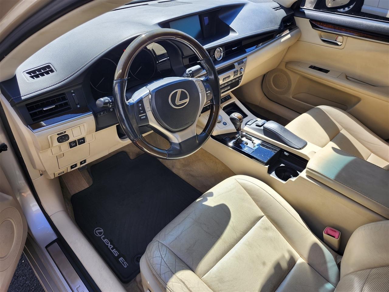 Lexus ES photo 4