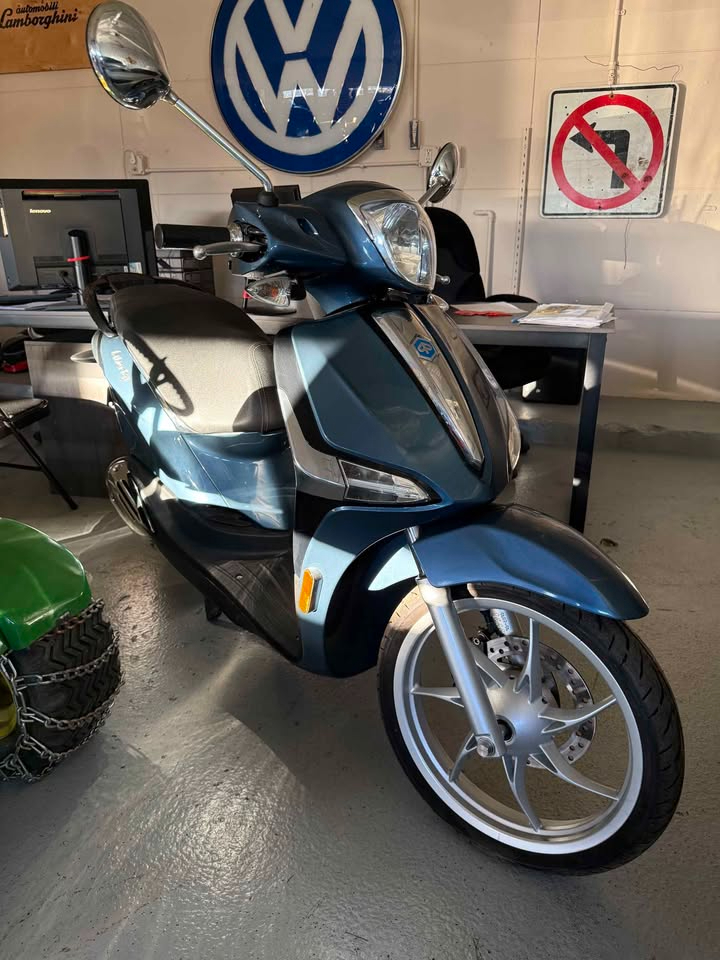 Vespa Unknown  2021
