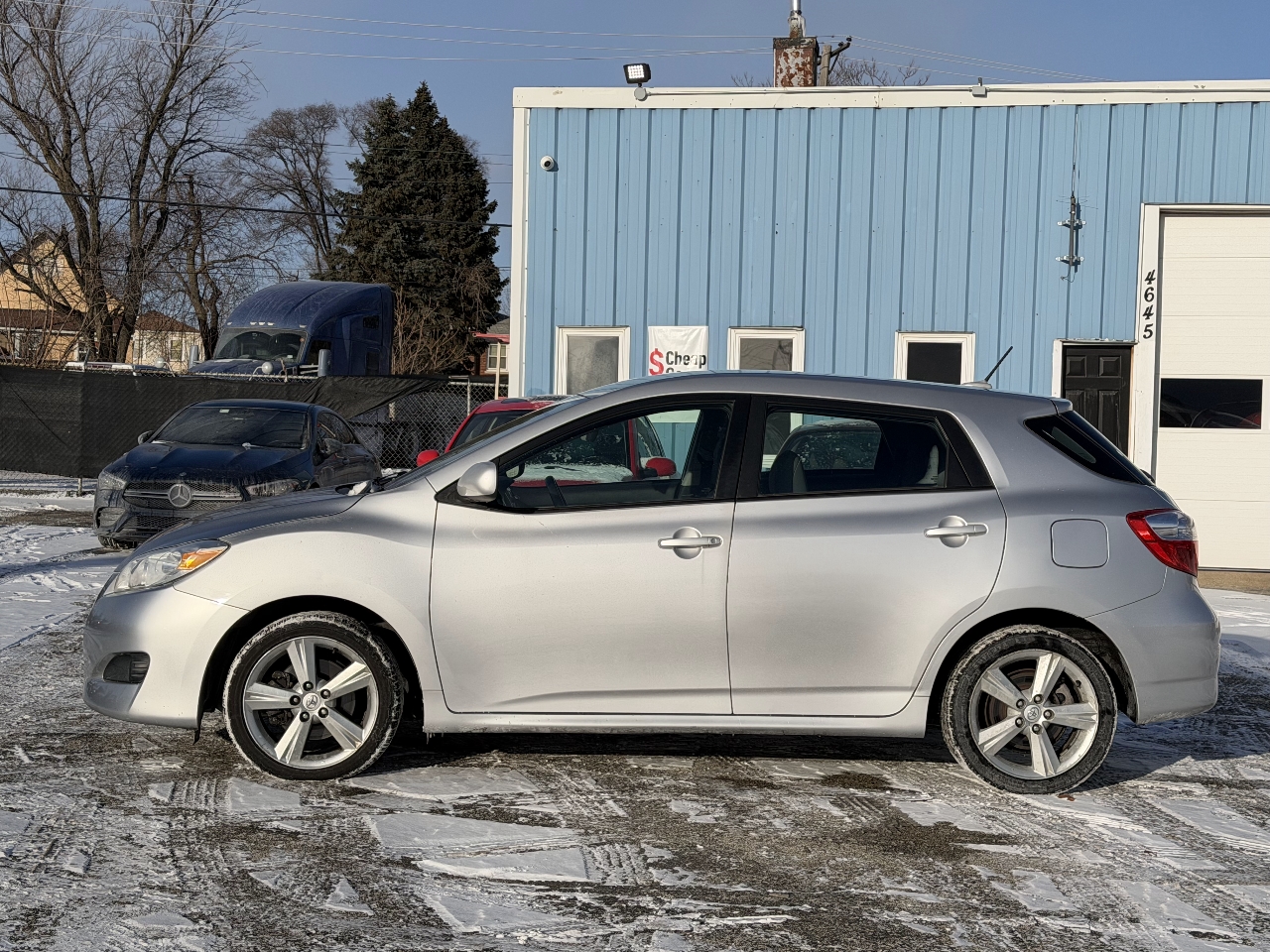 Toyota Matrix S 5-Speed AT 2010