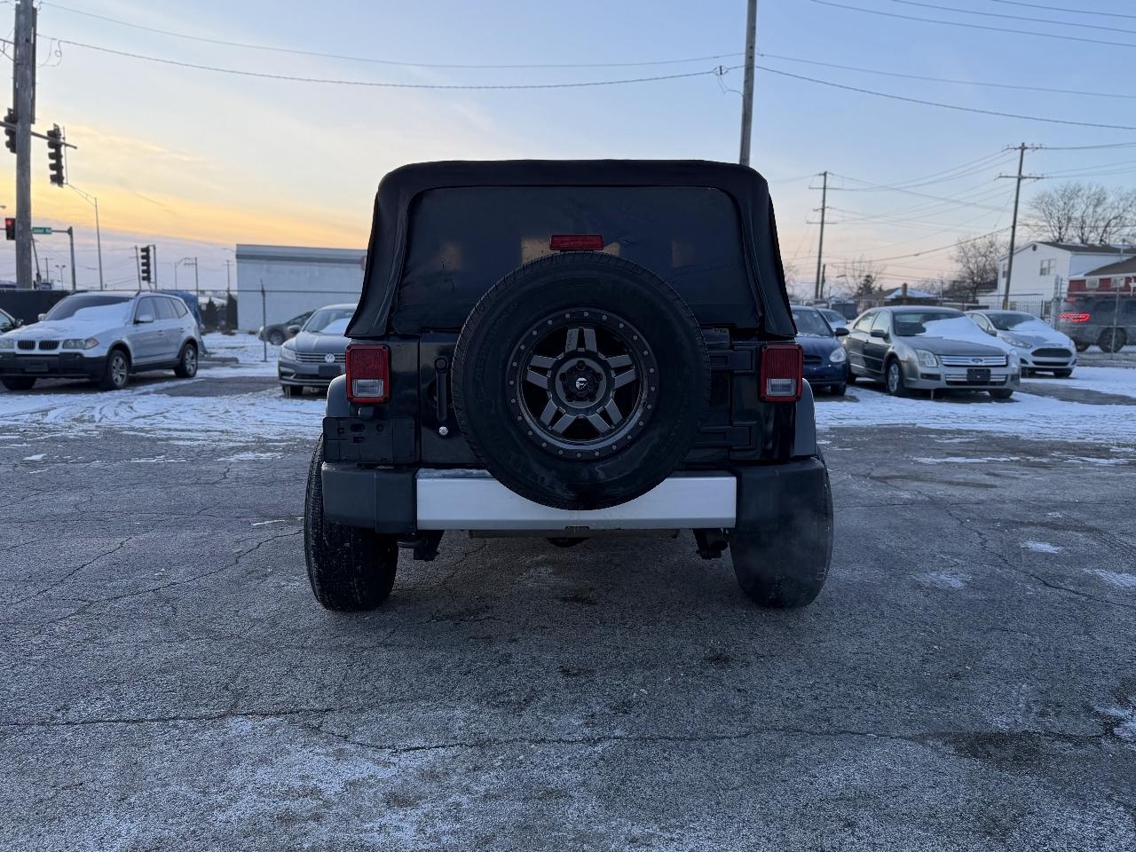 Jeep Wrangler Sahara 4WD 2012