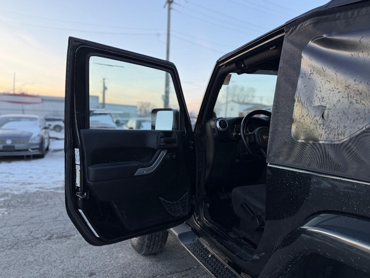 Jeep Wrangler Sahara 4WD 2012