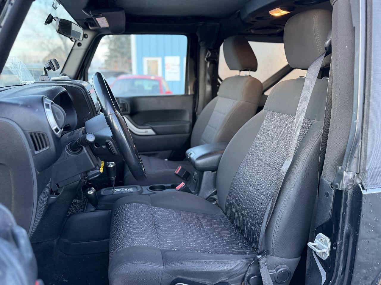 Jeep Wrangler Sahara 4WD 2012