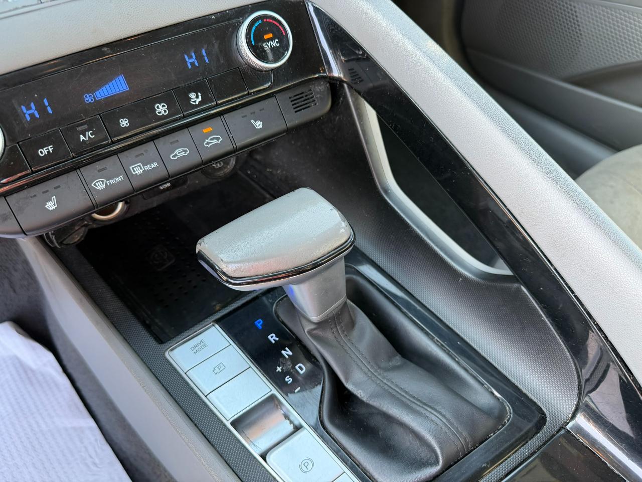 Hyundai Elantra SEL 2023