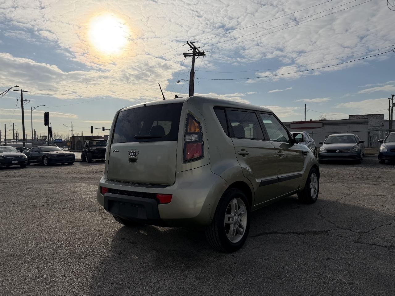 Kia Soul + 2011