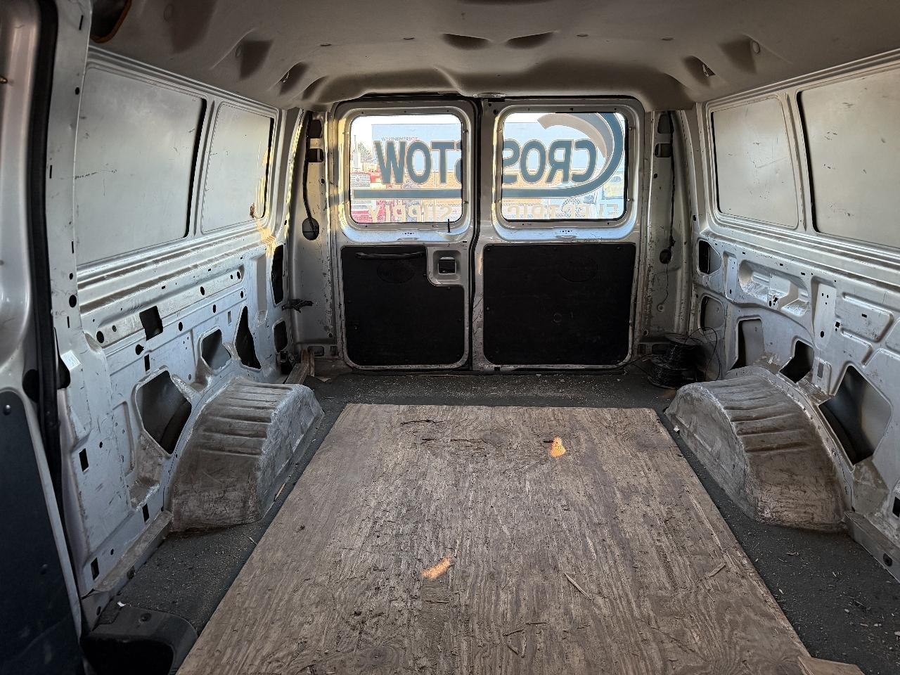 Ford Econoline E-250 2004