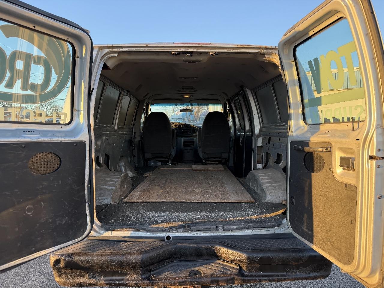 Ford Econoline E-250 2004