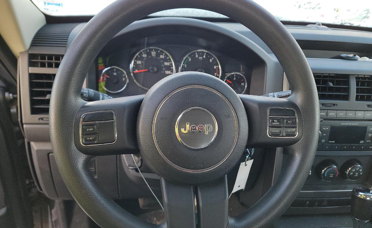 Jeep Liberty Sport 4WD 2012