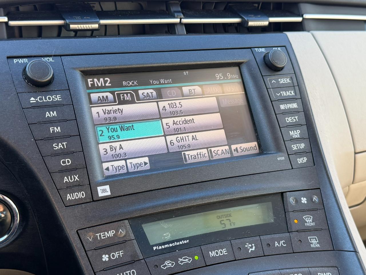 Toyota Prius Prius V 2010