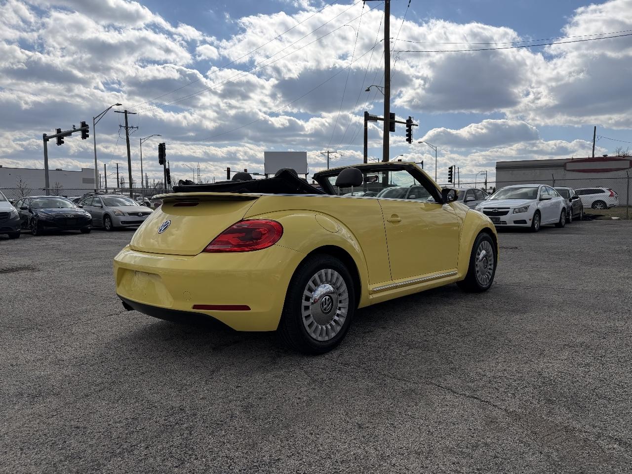 Volkswagen Beetle 2.5L Convertible 2013
