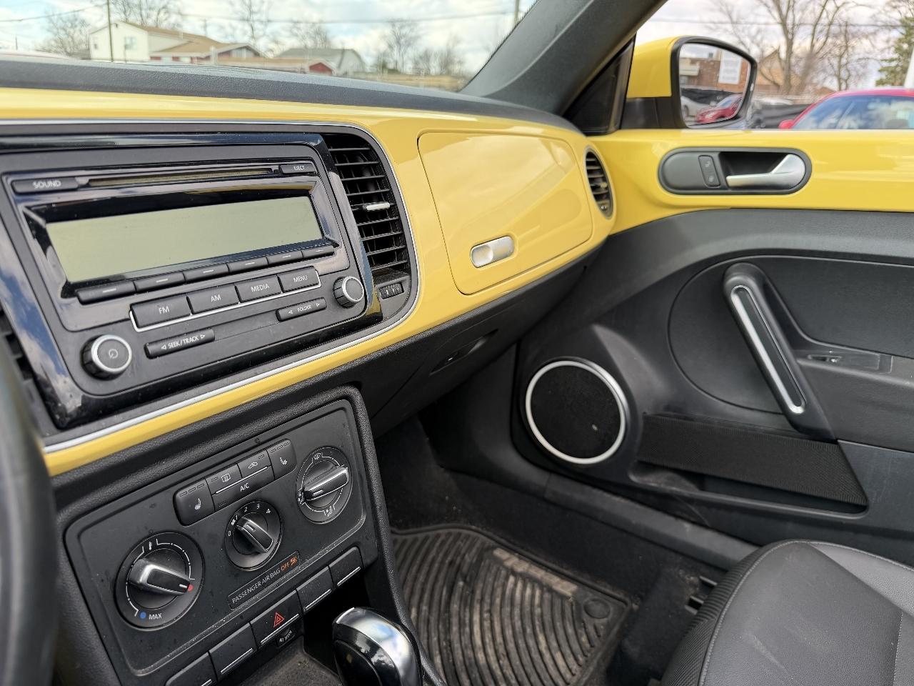 Volkswagen Beetle 2.5L Convertible 2013