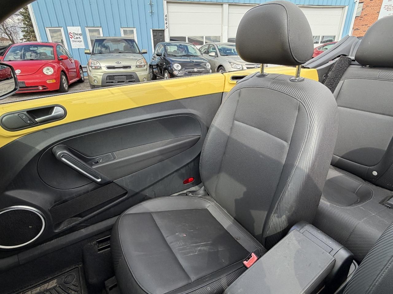 Volkswagen Beetle 2.5L Convertible 2013