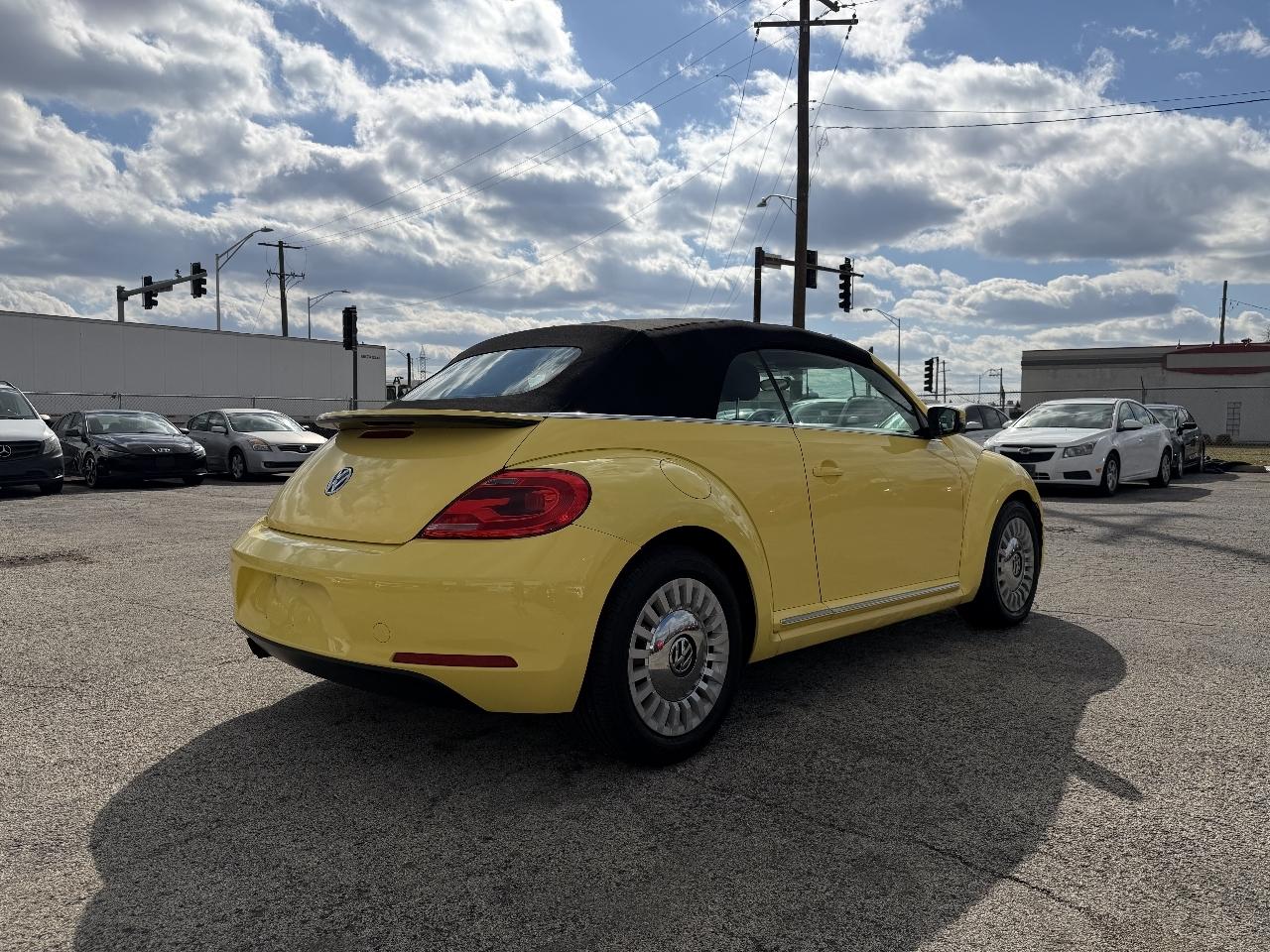 Volkswagen Beetle 2.5L Convertible 2013