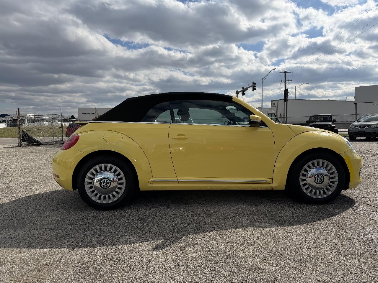 Volkswagen Beetle 2.5L Convertible 2013