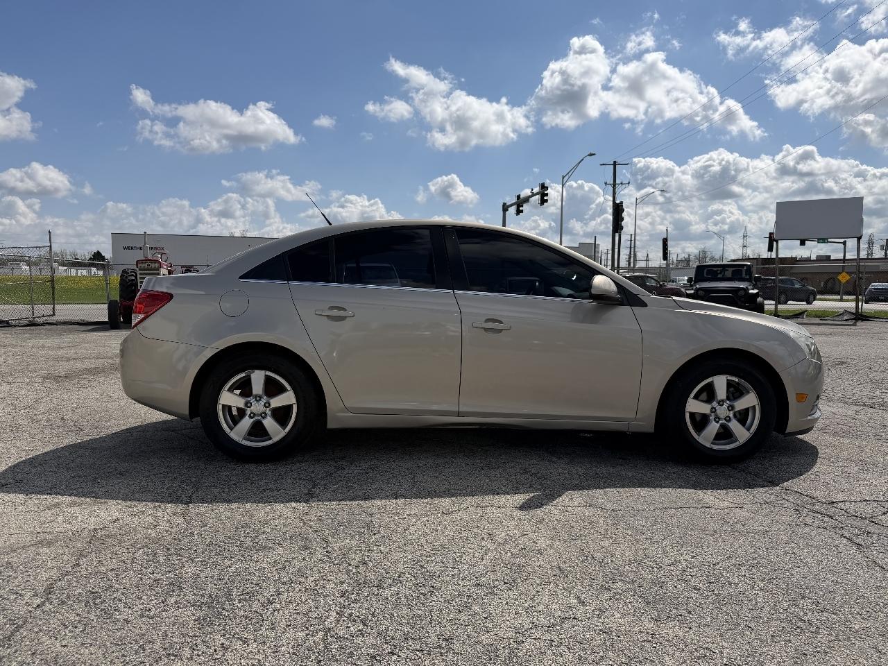 Chevrolet Cruze 1LT 2012