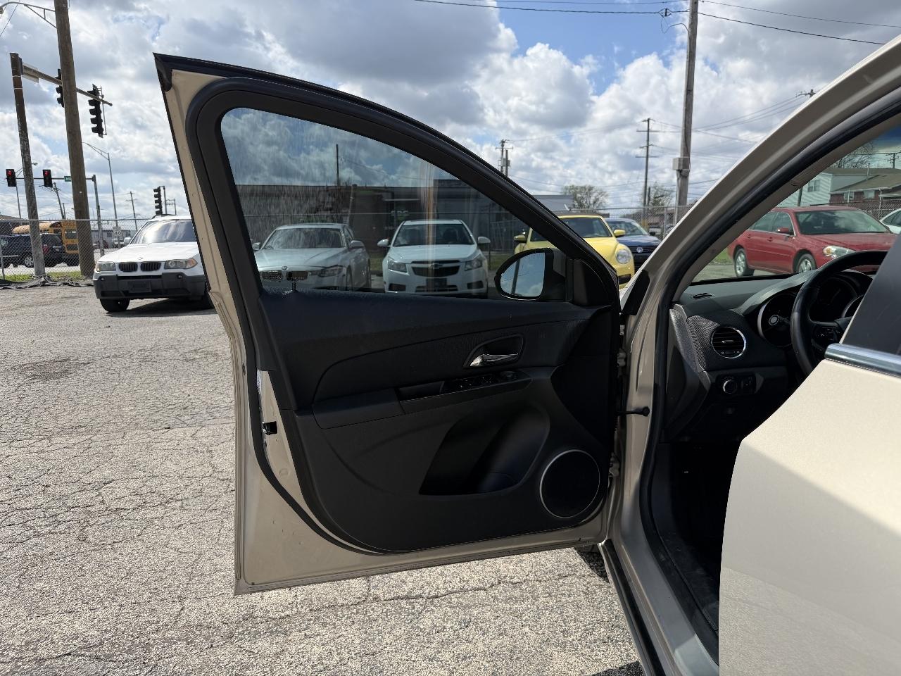 Chevrolet Cruze 1LT 2012