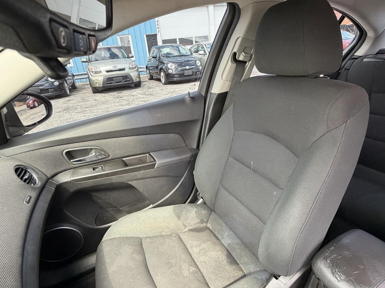 Chevrolet Cruze 1LT 2012