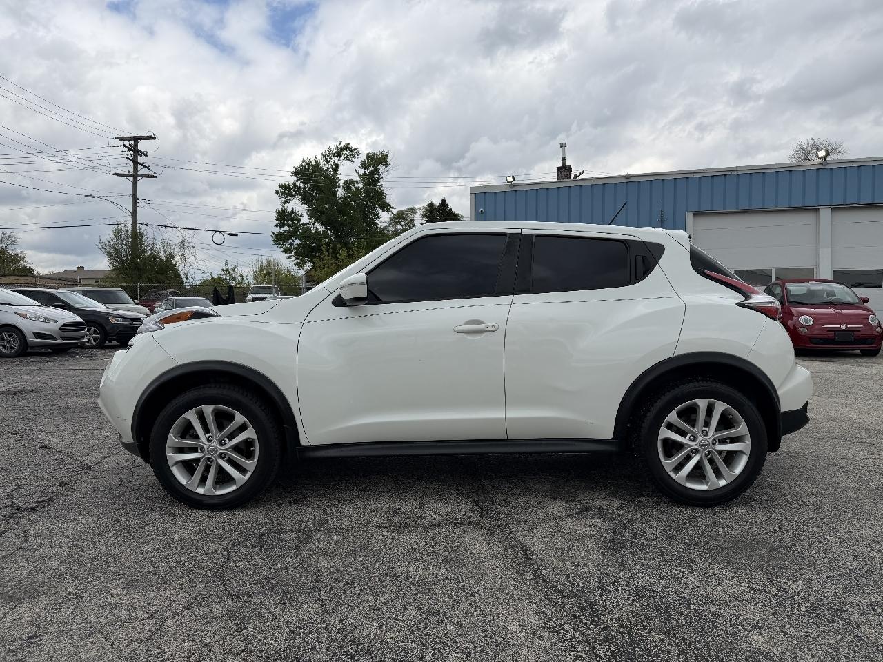 Nissan Juke SV 2016