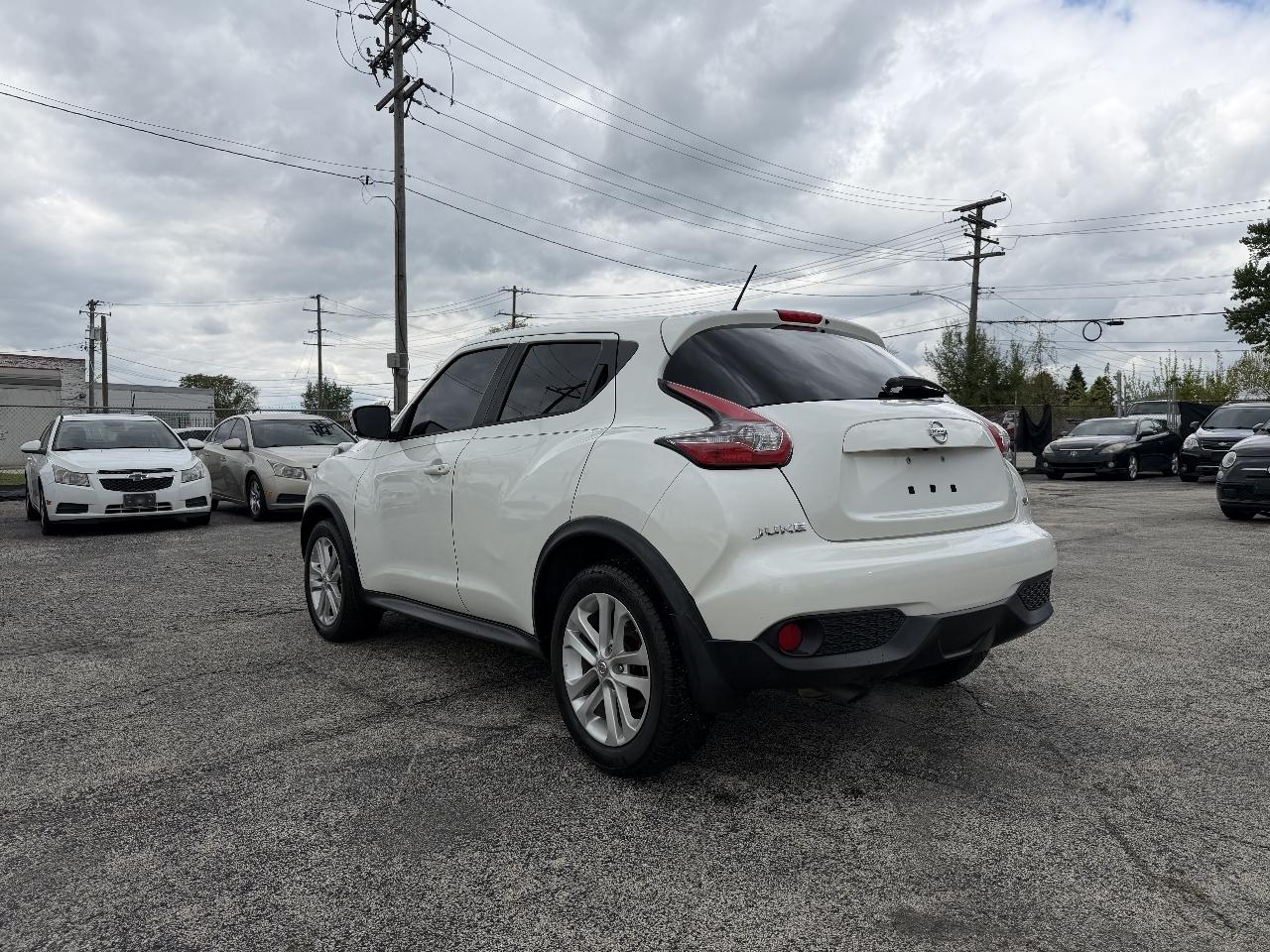 Nissan Juke SV 2016
