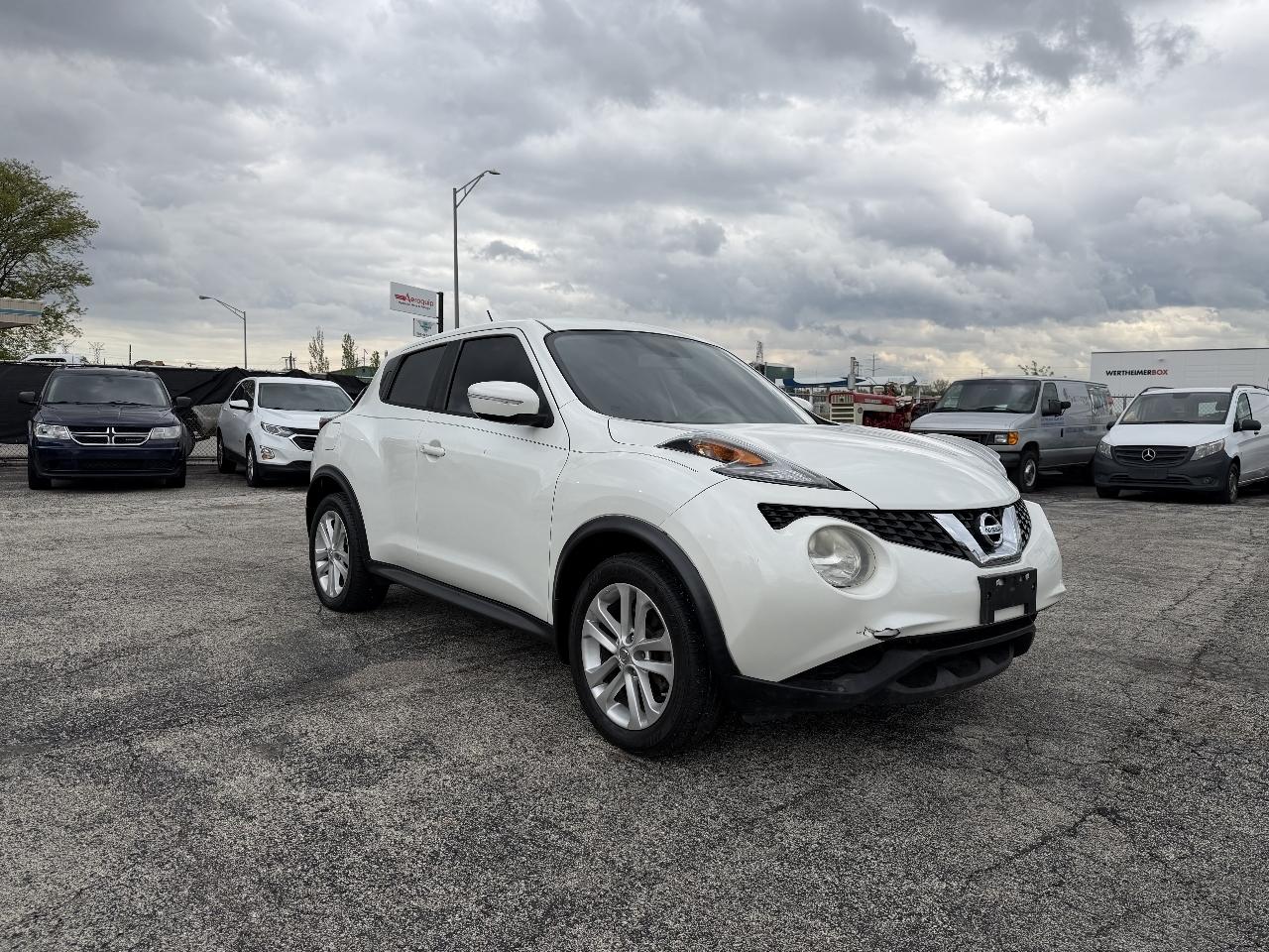 Nissan Juke SV 2016