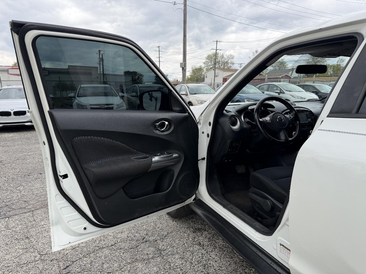 Nissan Juke SV 2016