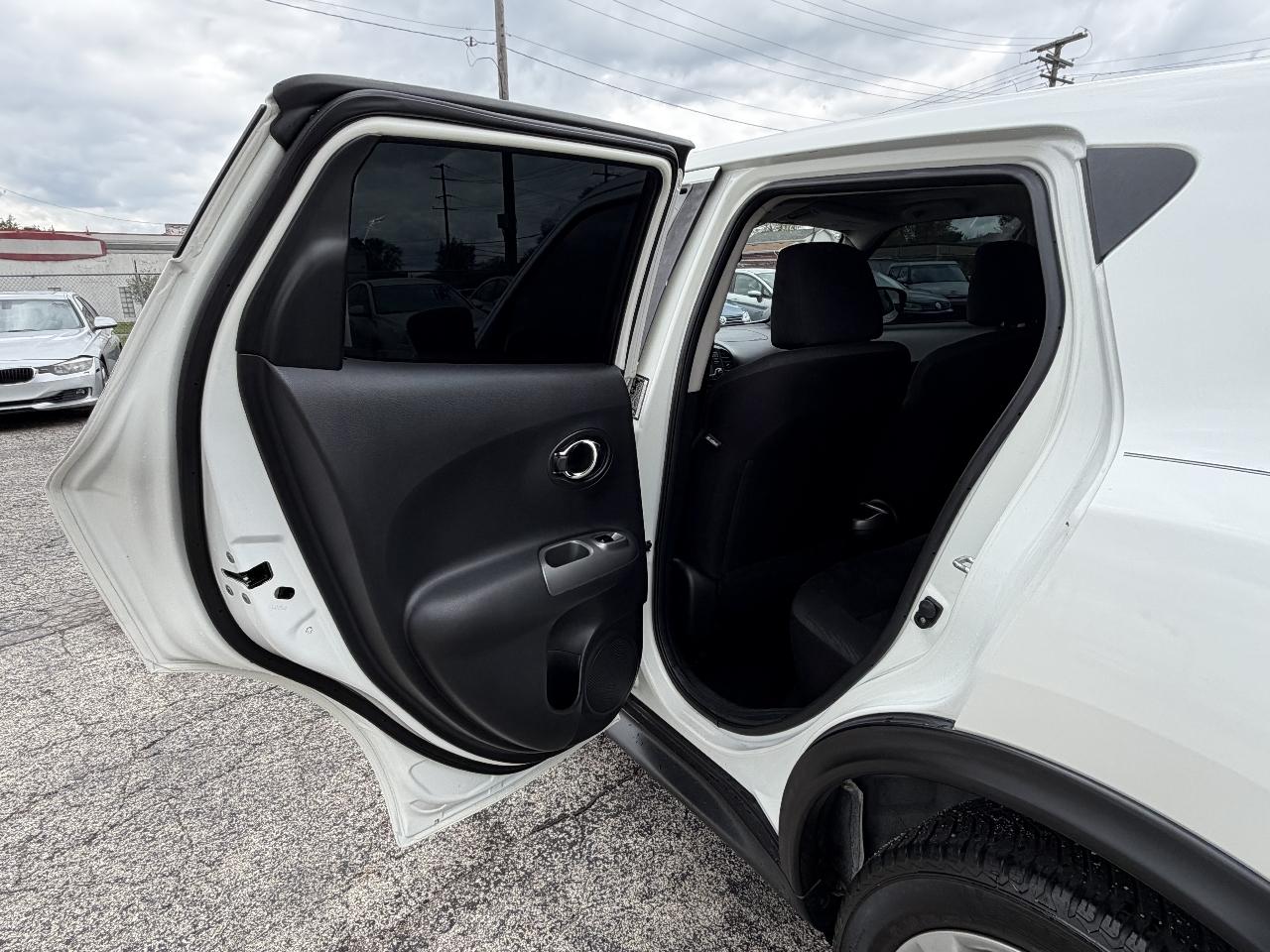 Nissan Juke SV 2016