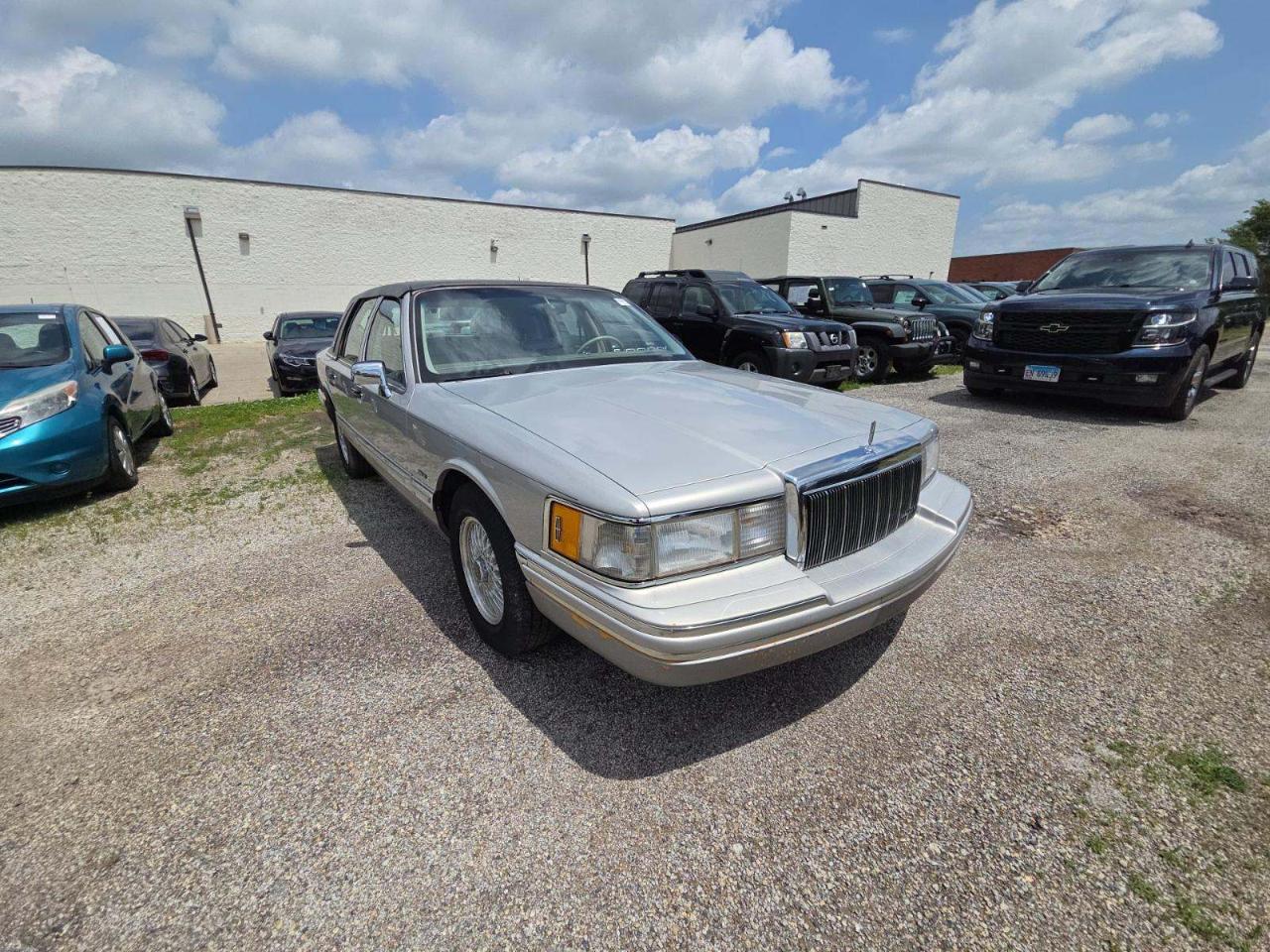 Lincoln Town Car Signature 1991