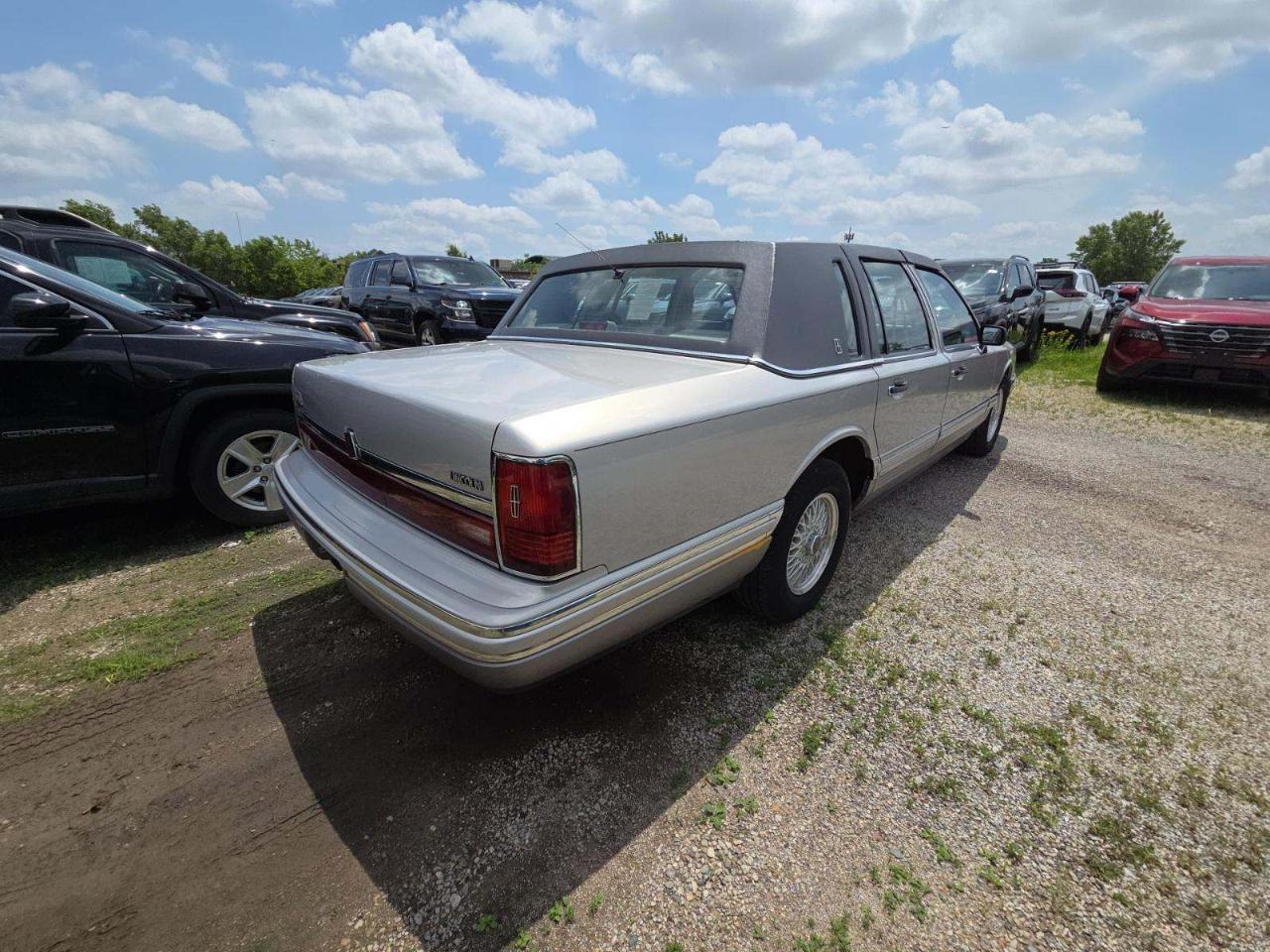 Lincoln Town Car Signature 1991