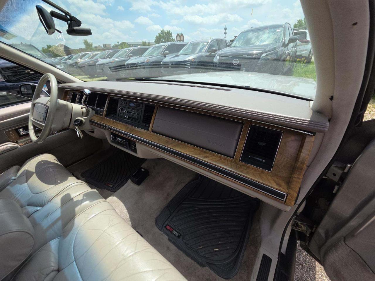Lincoln Town Car Signature 1991