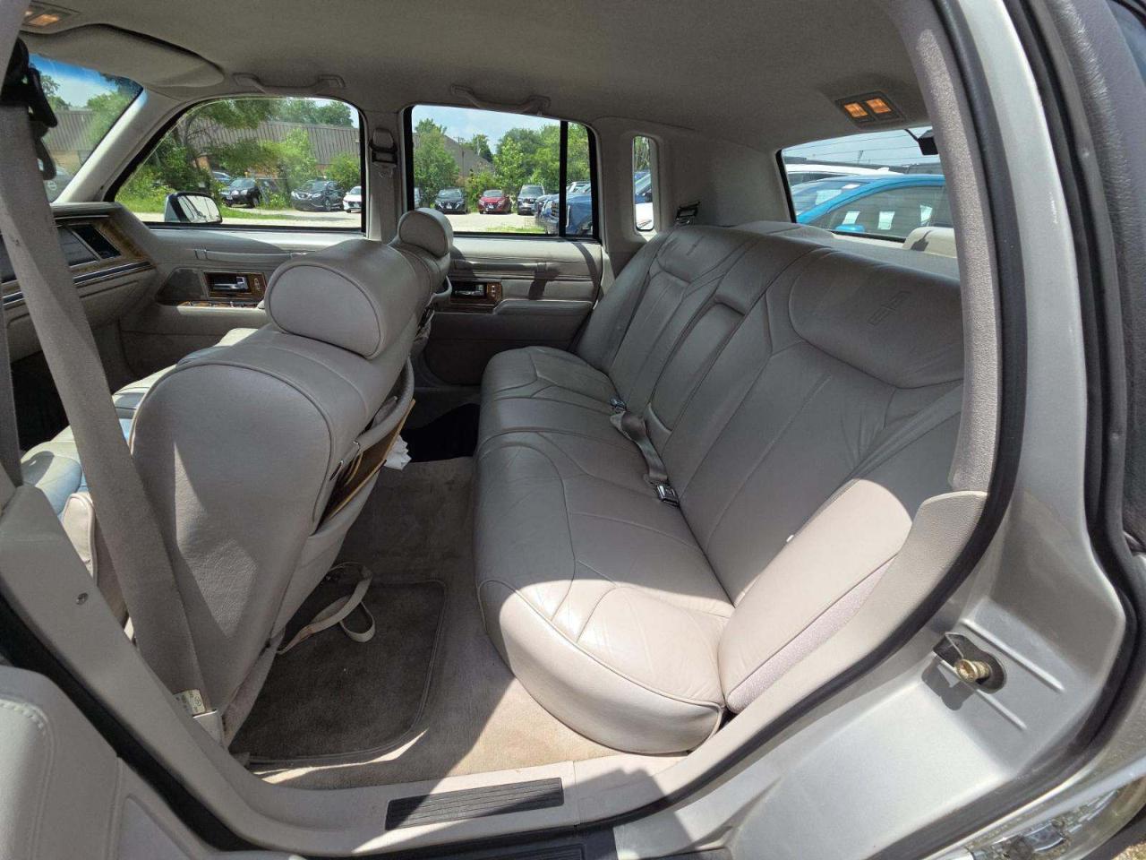 Lincoln Town Car Signature 1991
