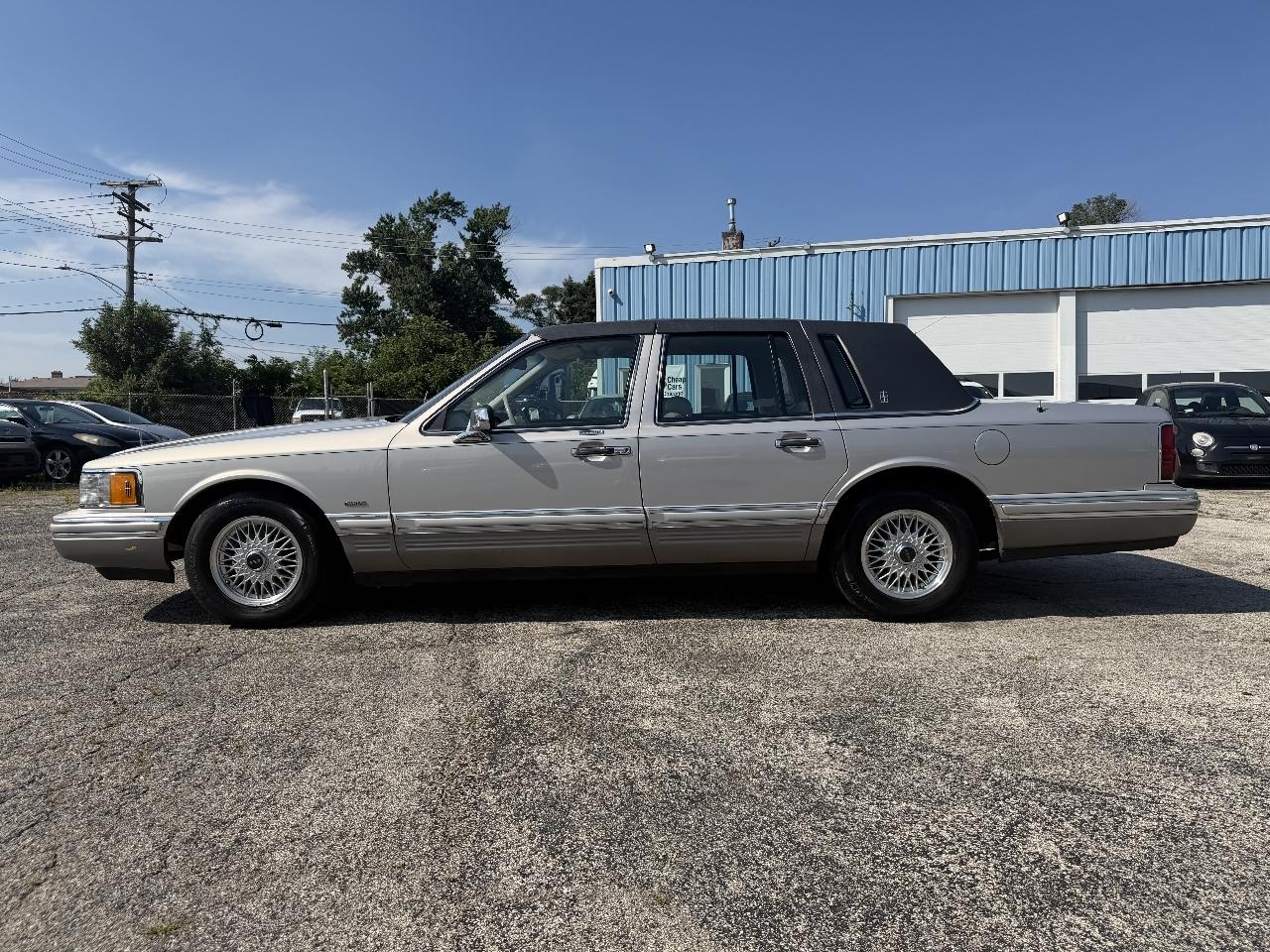Lincoln Town Car Signature 1991