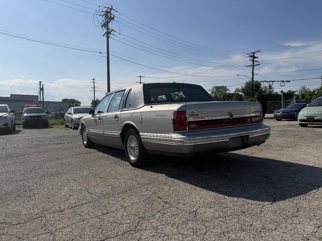 Lincoln Town Car Signature 1991