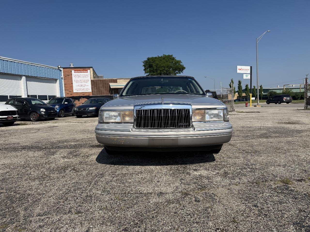 Lincoln Town Car Signature 1991