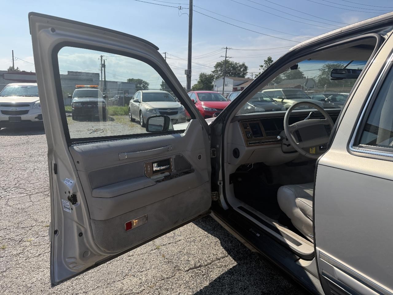 Lincoln Town Car Signature 1991