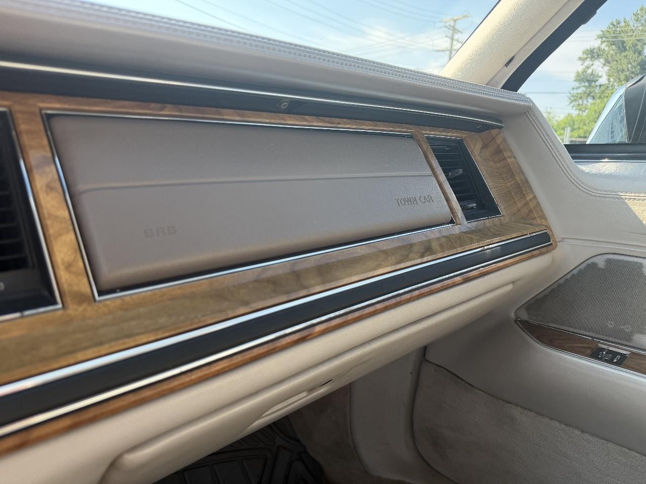 Lincoln Town Car Signature 1991