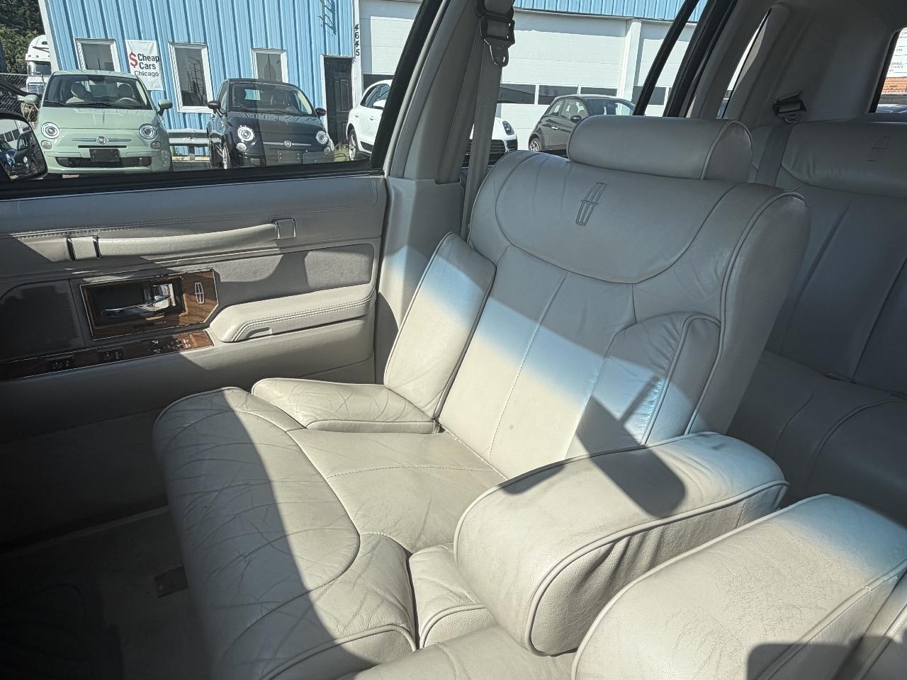 Lincoln Town Car Signature 1991