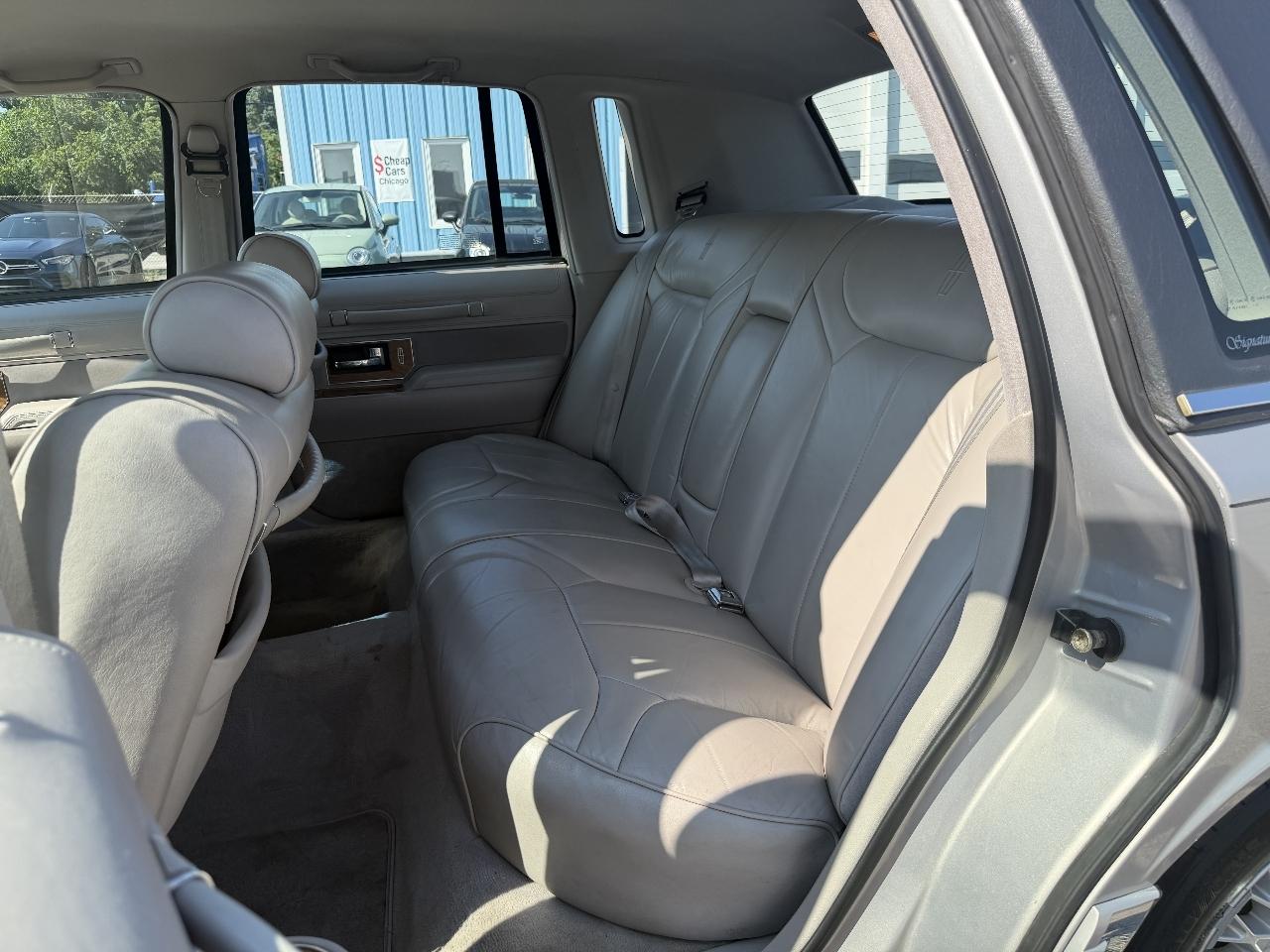 Lincoln Town Car Signature 1991