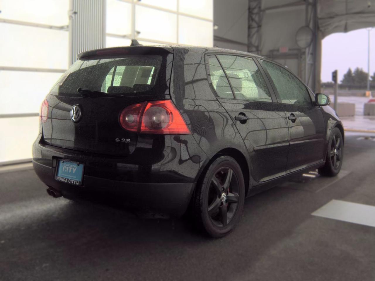 Volkswagen Rabbit 4-Door S 2008