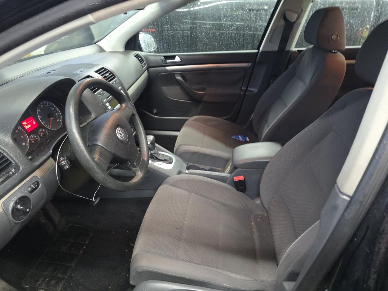 Volkswagen Rabbit 4-Door S 2008