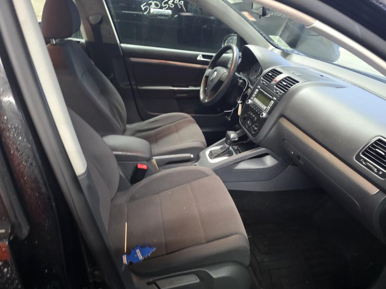 Volkswagen Rabbit 4-Door S 2008