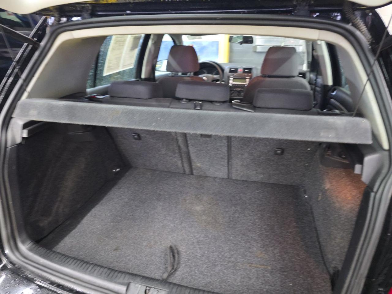 Volkswagen Rabbit 4-Door S 2008