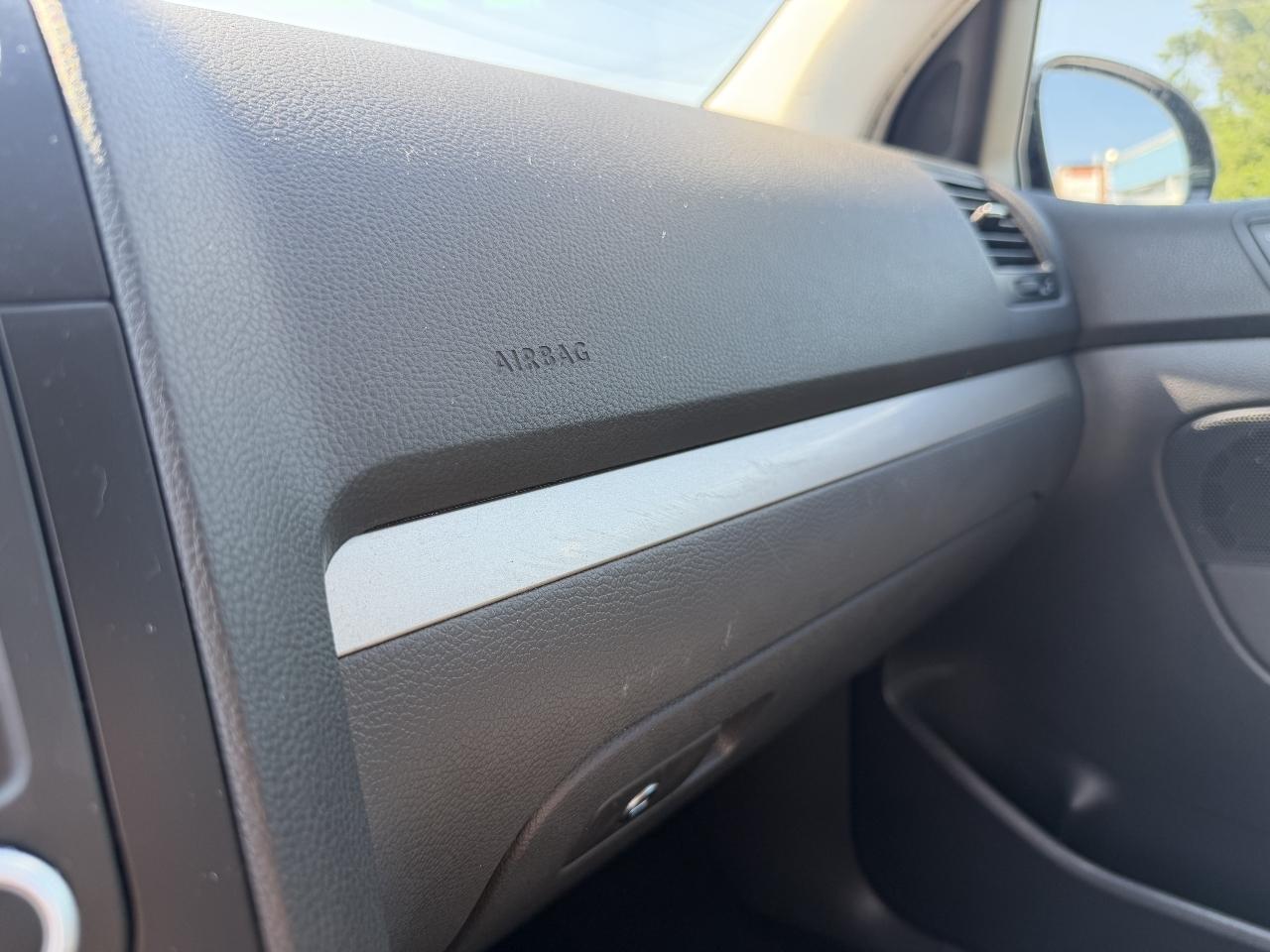 Volkswagen Rabbit 4-Door S 2008