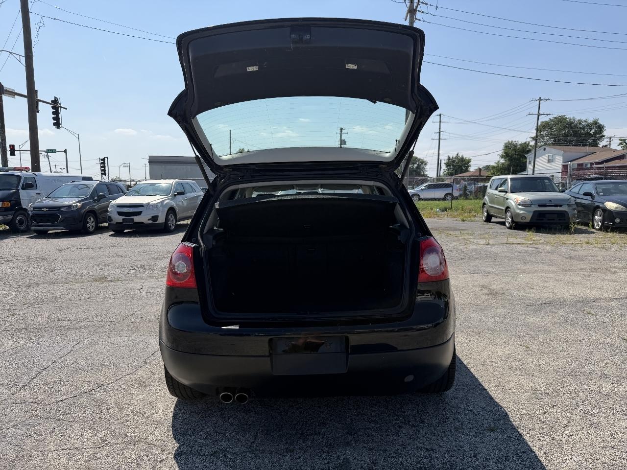 Volkswagen Rabbit 4-Door S 2008